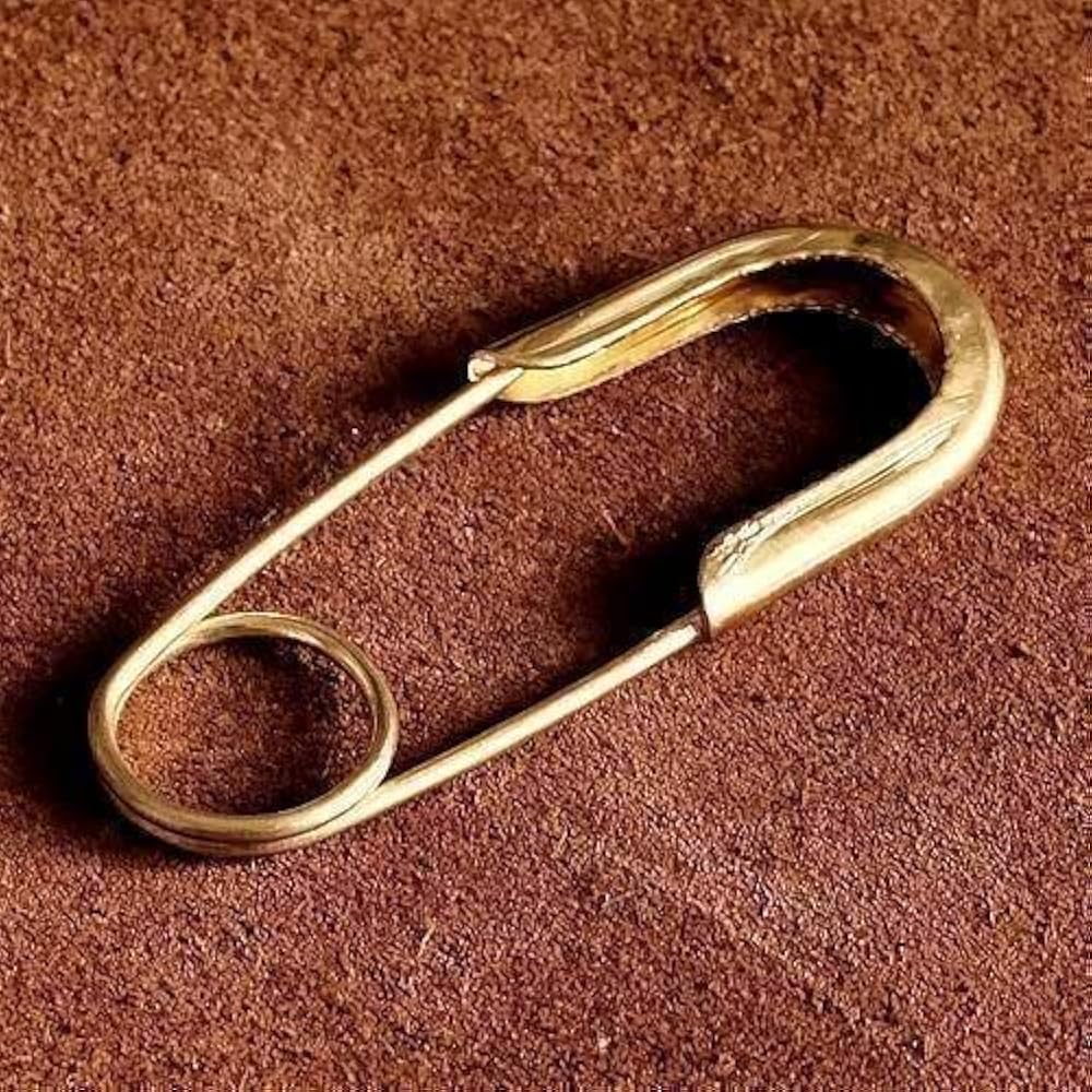 真鍮安全ピン型キーホルダー 安全ピン型】BRASS PARTS KEY RING HOLDER - 真鍮キーリング |